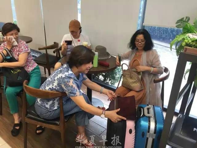 无人超市被蹭空调的大妈占领?记者实地探访